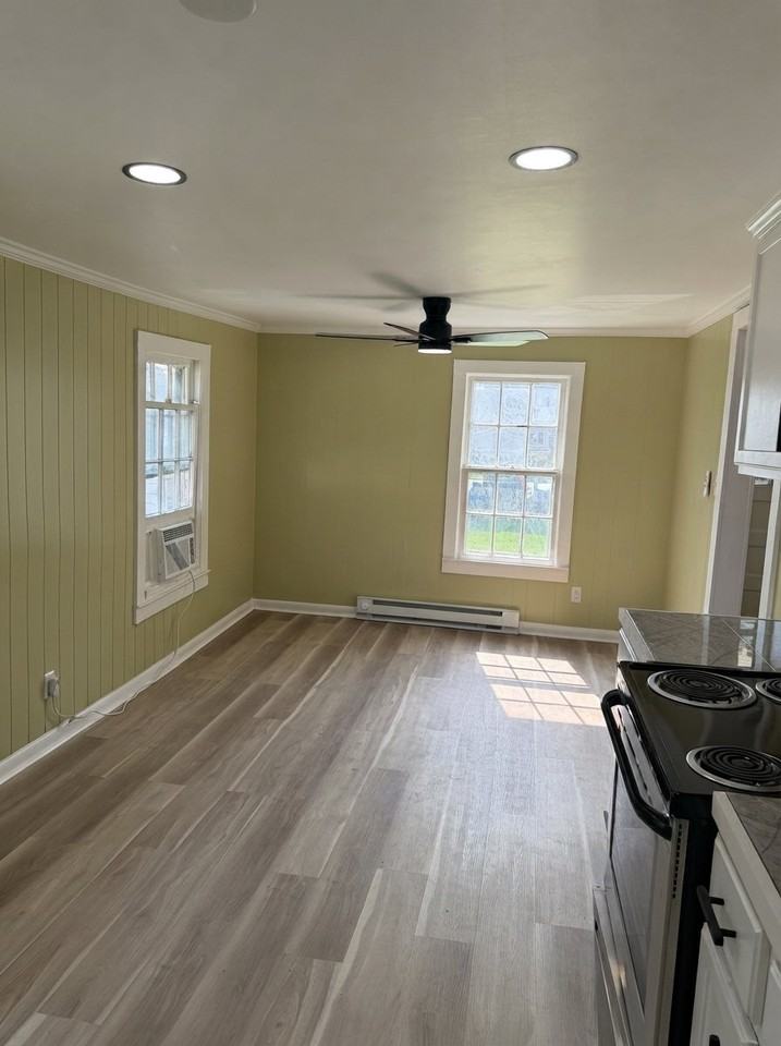 202 W Guilford St #B - Photo 3 of 11