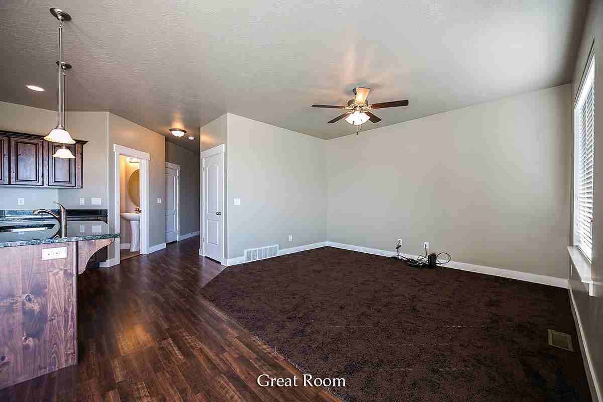 938 Sw - Photo 7 of 17