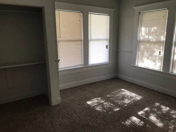 917 N Windomere Ave - Photo 3 of 11