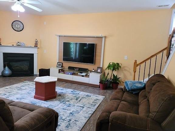 105 Dinsorette Ln - Photo 4 of 6