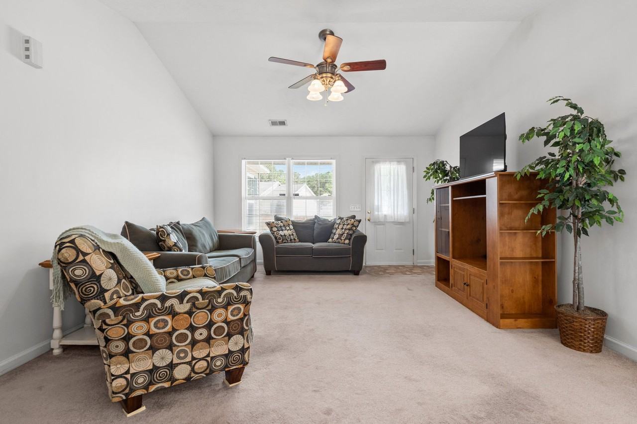 4697 Cockatoo Dr - Photo 2 of 20