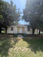 featured image of 815 W Doolin Ave