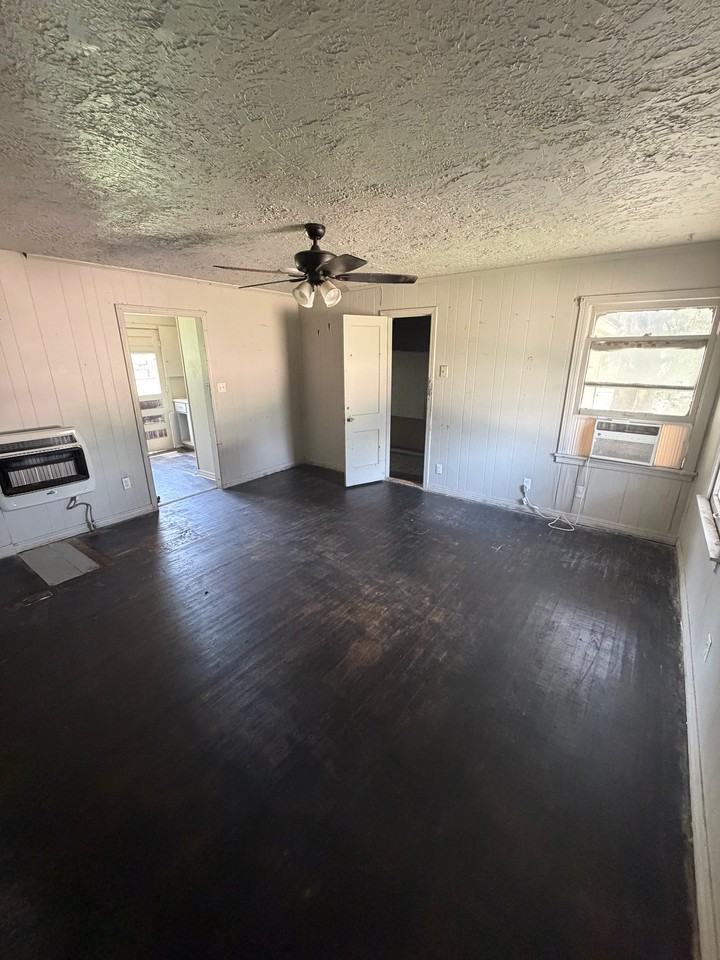 815 W Doolin Ave - Photo 2 of 8