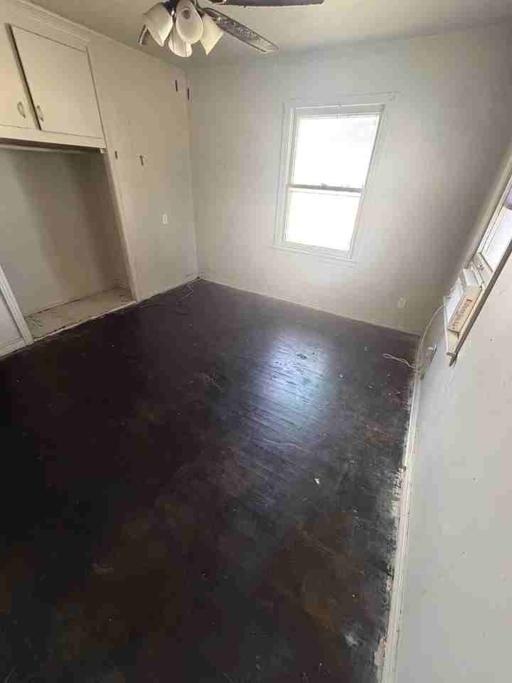 815 W Doolin Ave - Photo 4 of 8