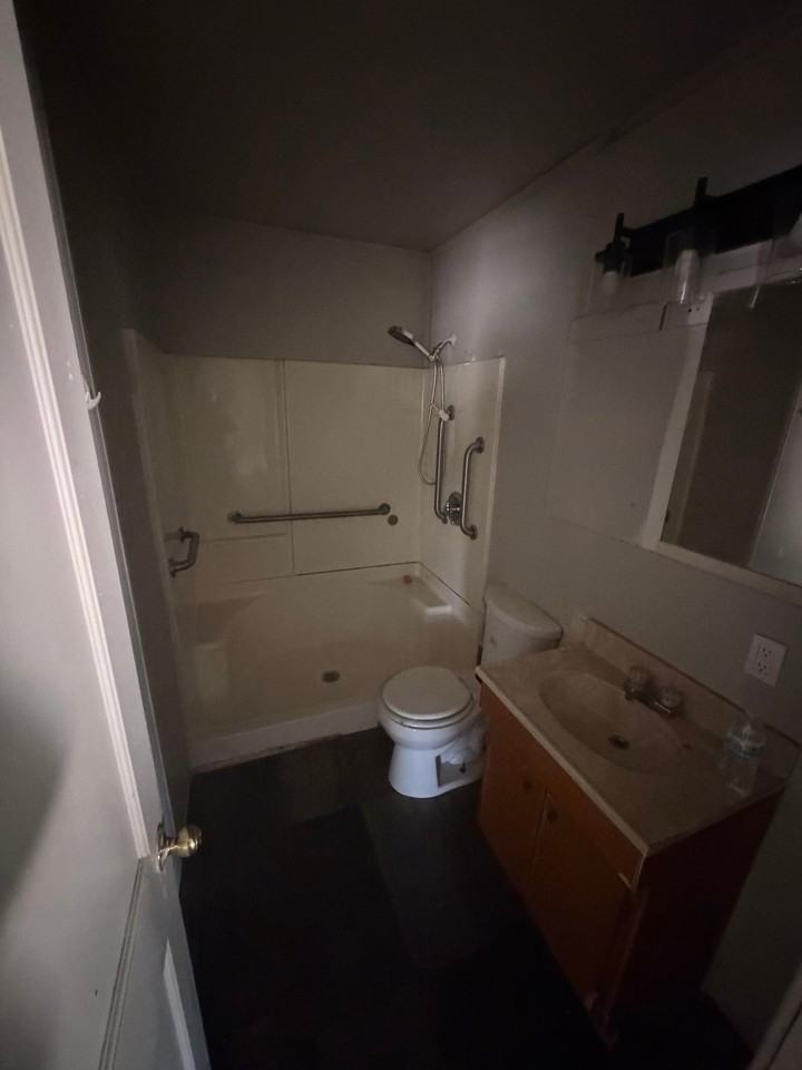 815 W Doolin Ave - Photo 6 of 8