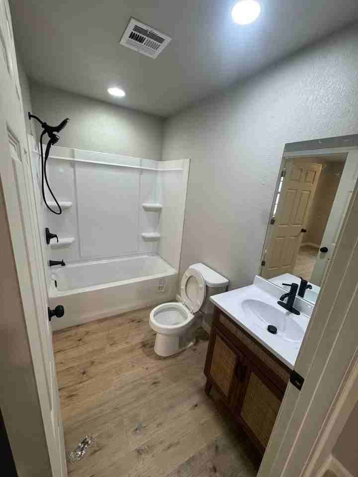 702 Kiowa St - Photo 6 of 12
