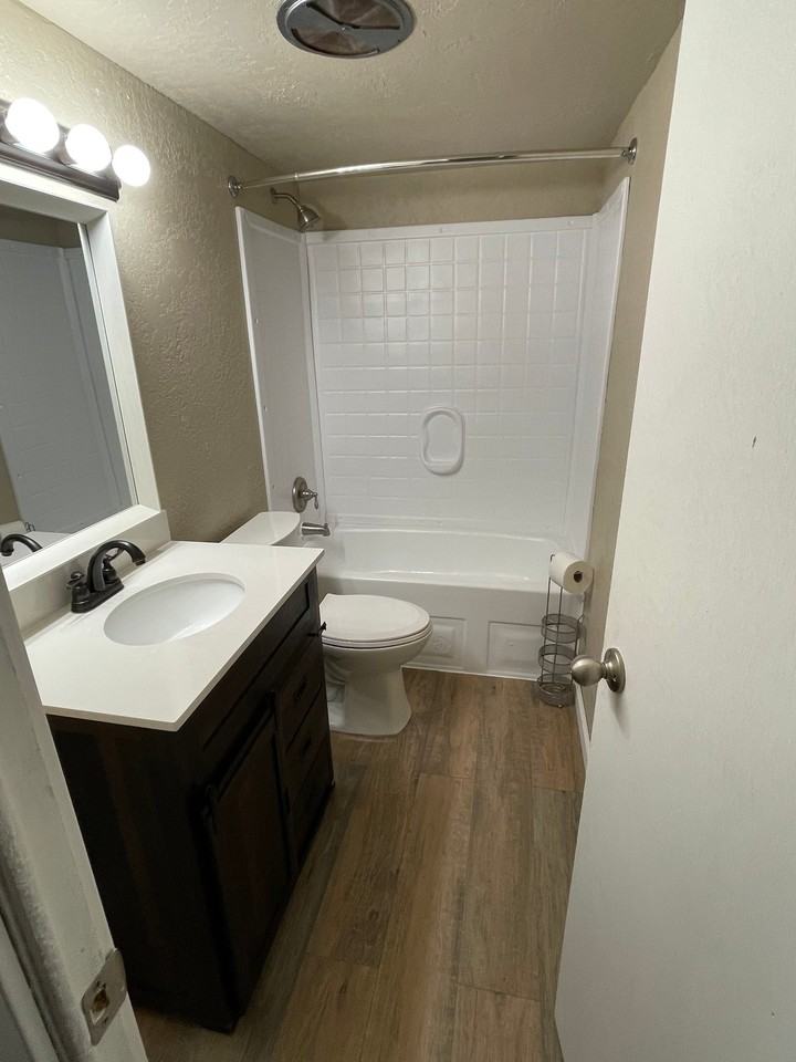 602 E Ponca St - Photo 3 of 8