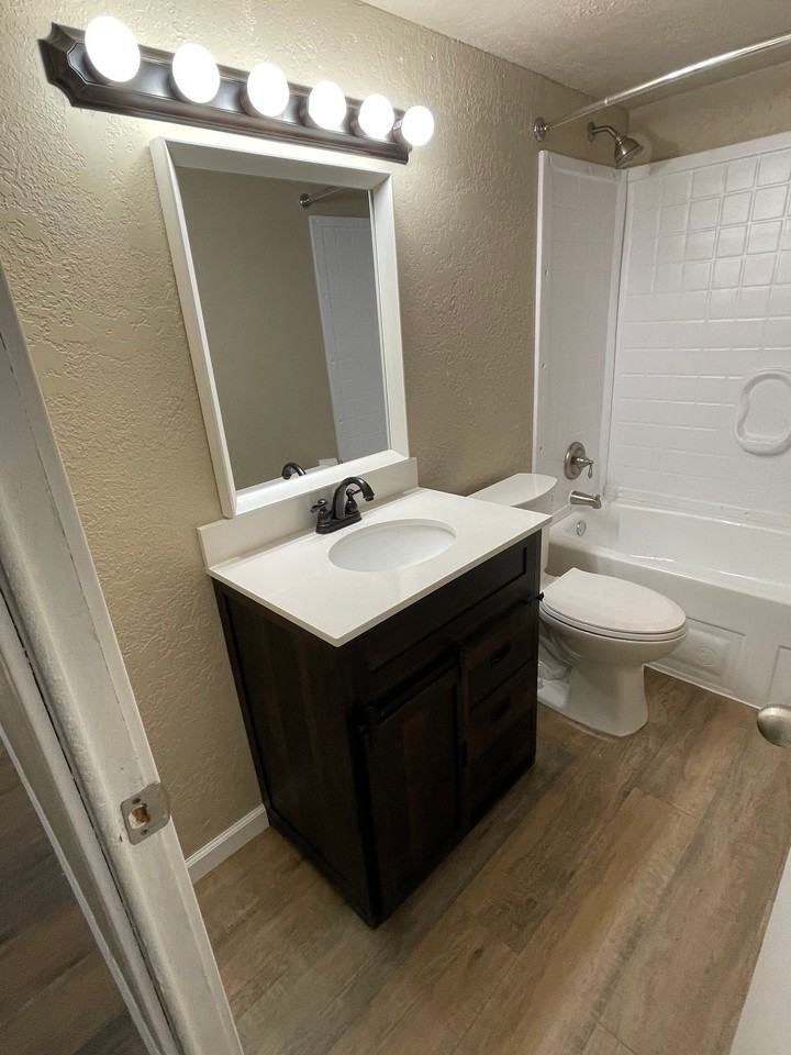602 E Ponca St - Photo 4 of 8