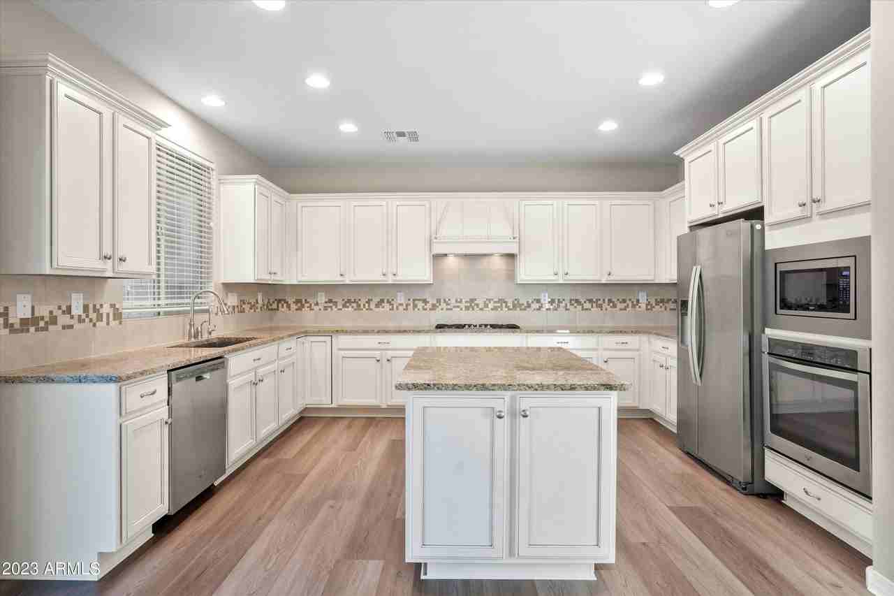 3842 E Cat Balue Dr - Photo 2 of 46