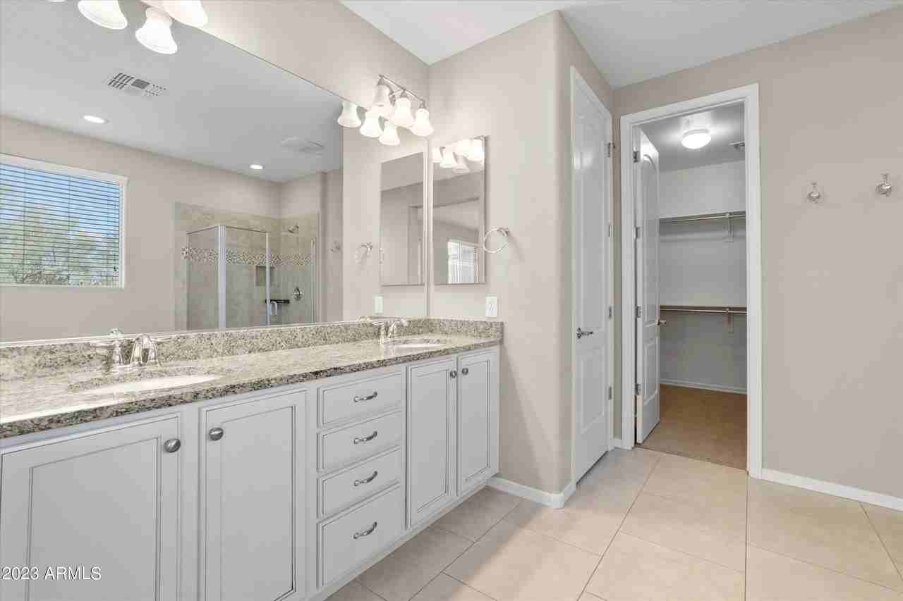 3842 E Cat Balue Dr - Photo 3 of 46