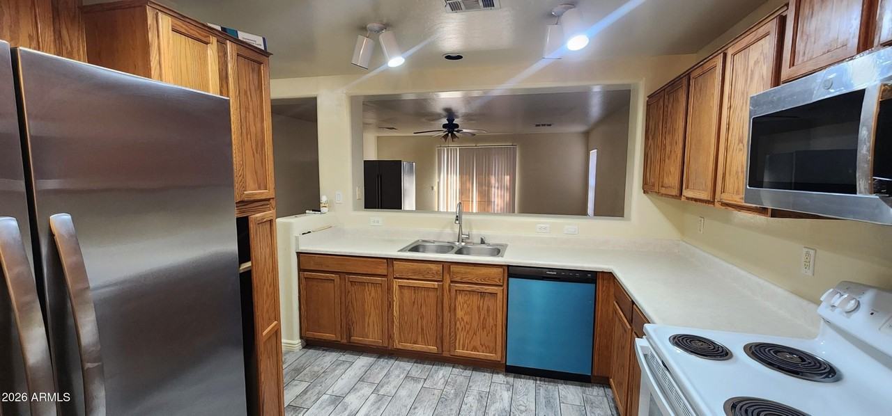 10126 N 116th Ln - Photo 2 of 30