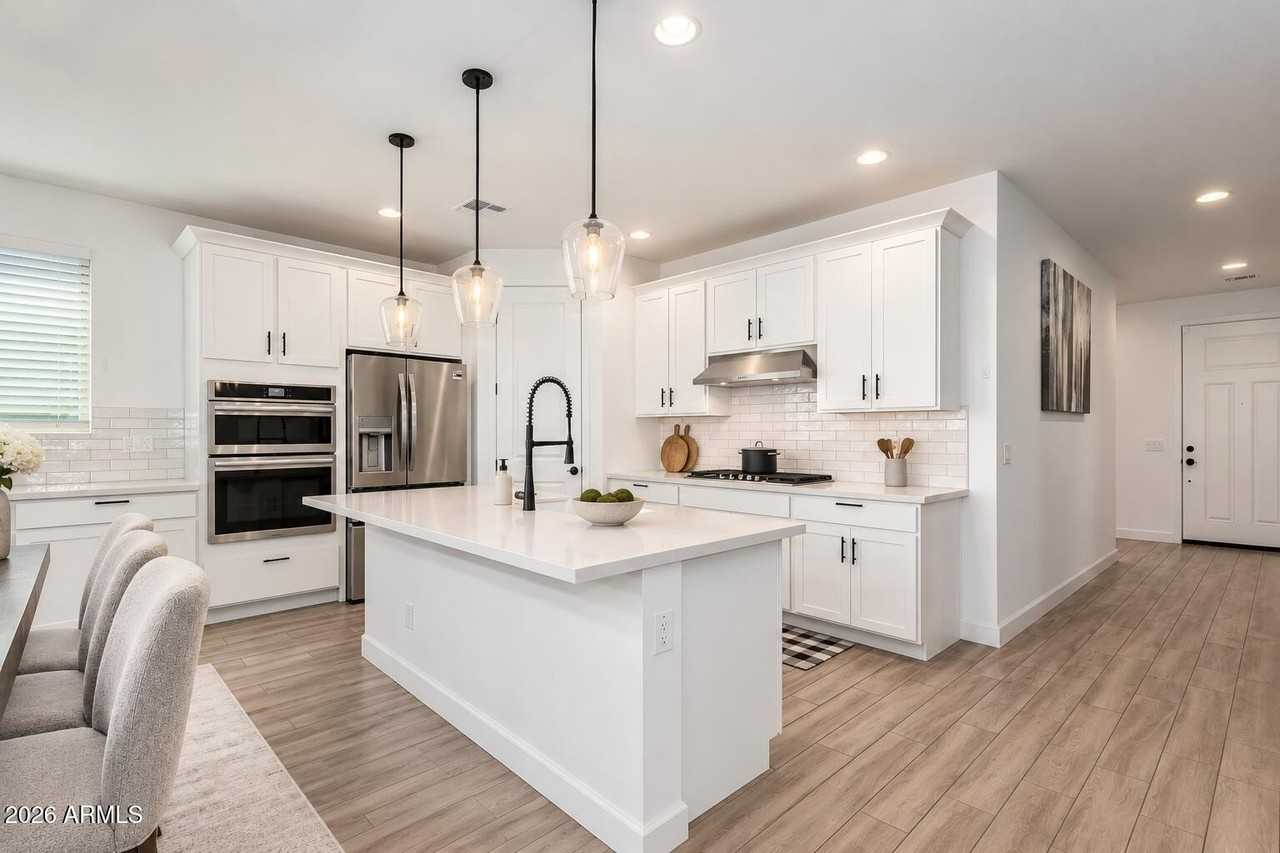 9825 E Satellite Dr - Photo 3 of 25