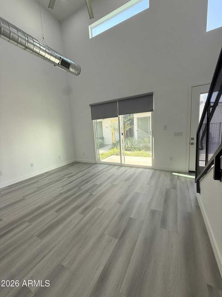 3130 N 37th St #3 - Photo 4 of 10