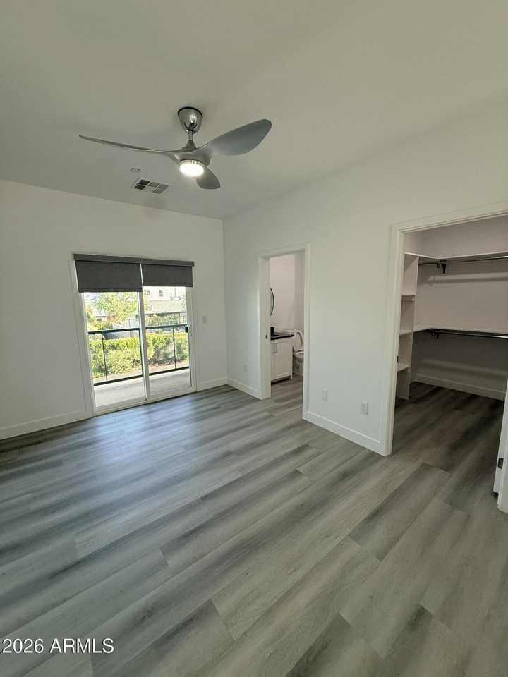 3130 N 37th St #3 - Photo 6 of 10