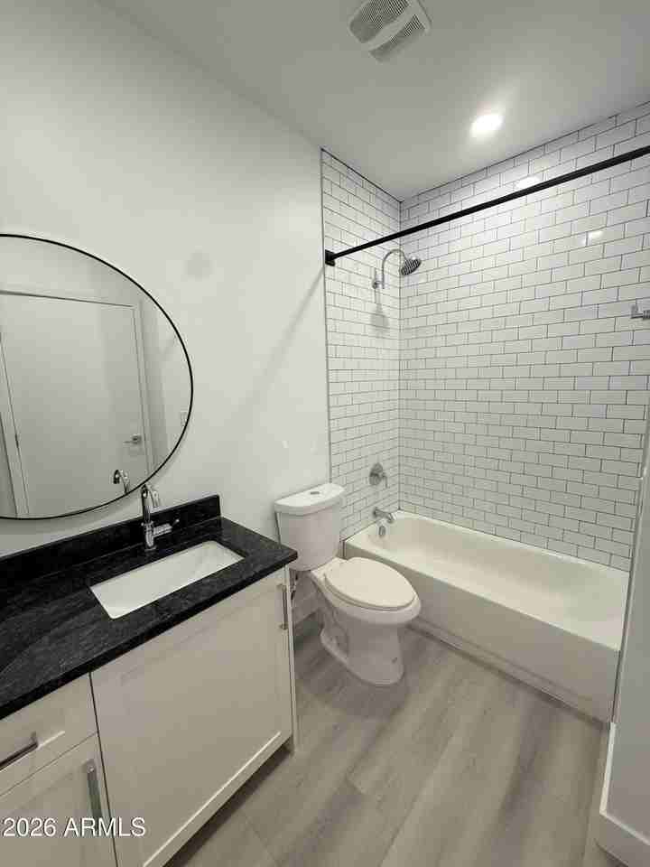 3130 N 37th St #3 - Photo 7 of 10