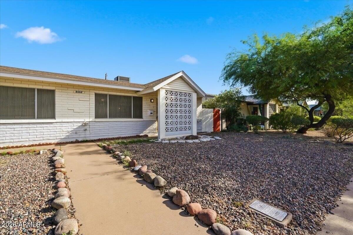 8444 E Coronado Rd #2 - Photo 2 of 27