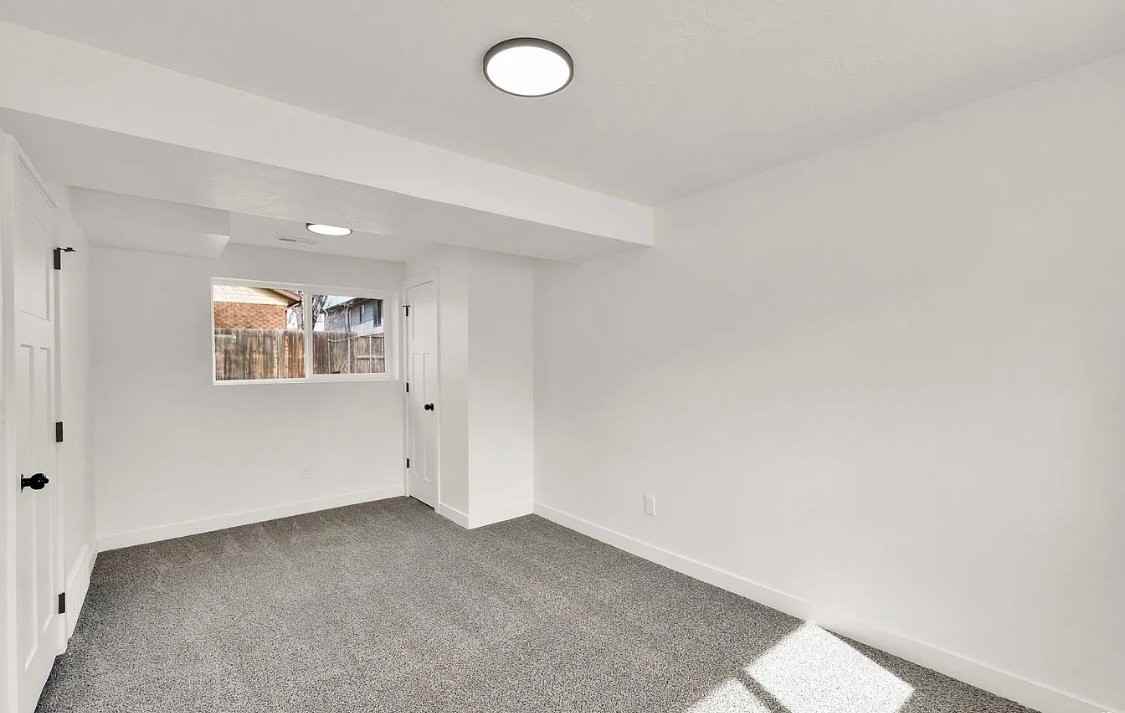 4650 Ws - Photo 7 of 8