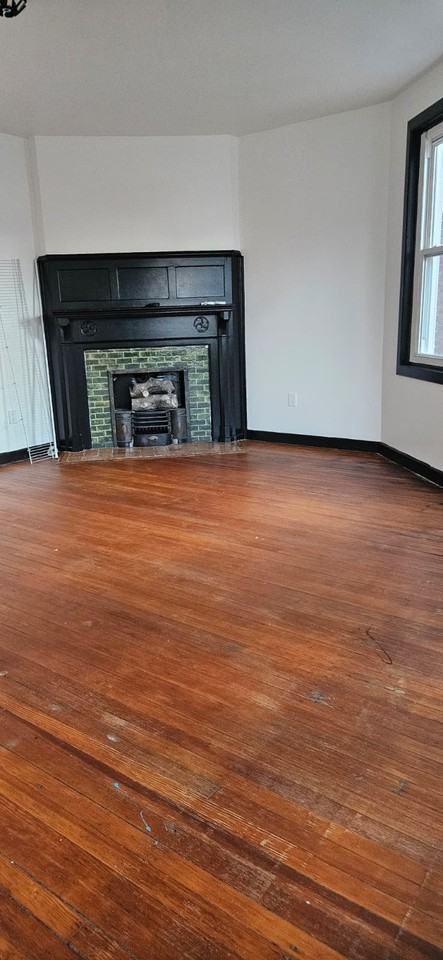 2118 W Tioga St - Photo 5 of 9