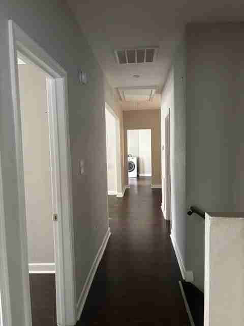238 Webster Ave #1UPSTAIRS - Photo 2 of 8