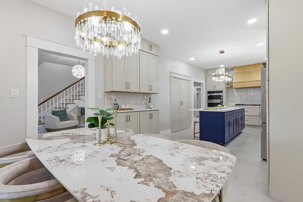 1611 Hyde Park St - Photo 2 of 20