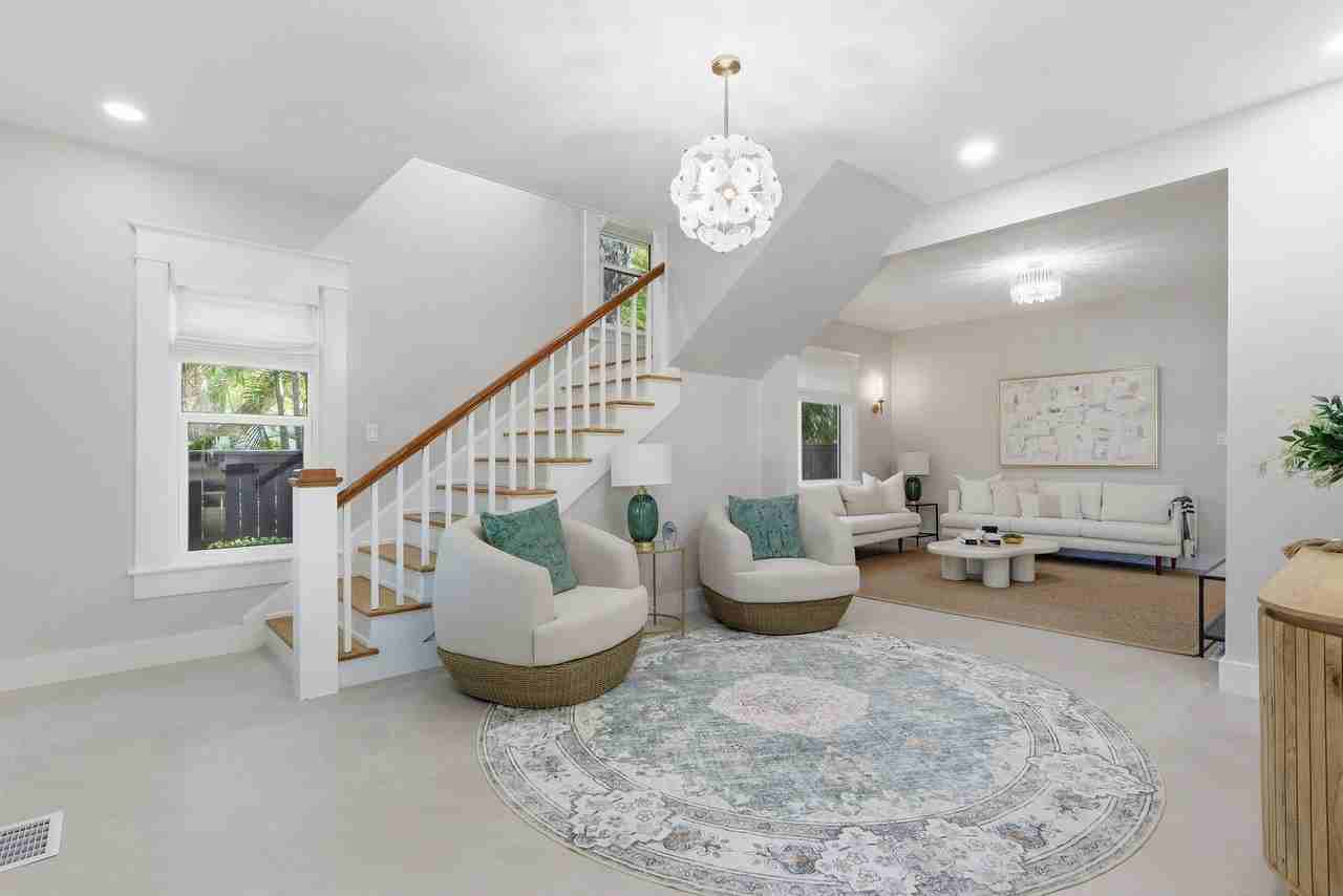 1611 Hyde Park St - Photo 3 of 20
