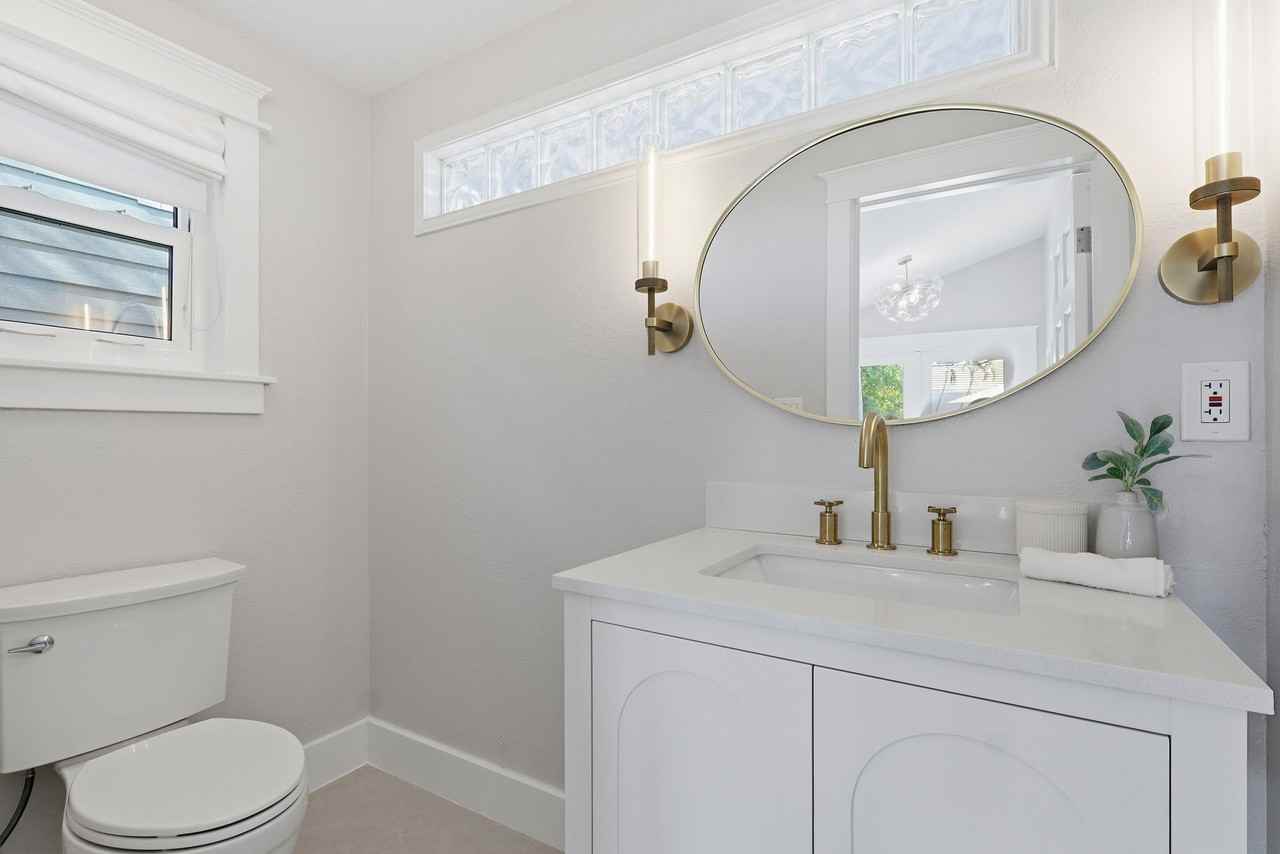 1611 Hyde Park St - Photo 6 of 20