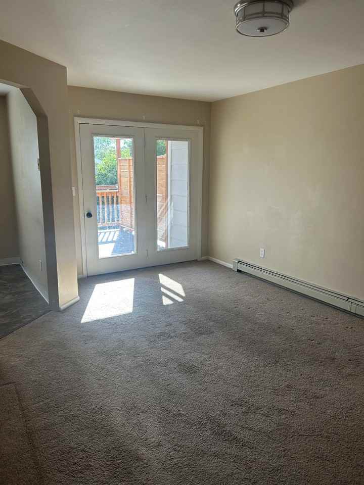 102 E Granite Ave #B - Photo 3 of 20