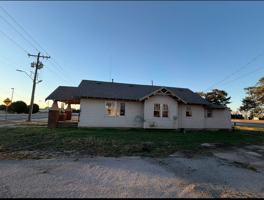 featured image of 715 Comanche St