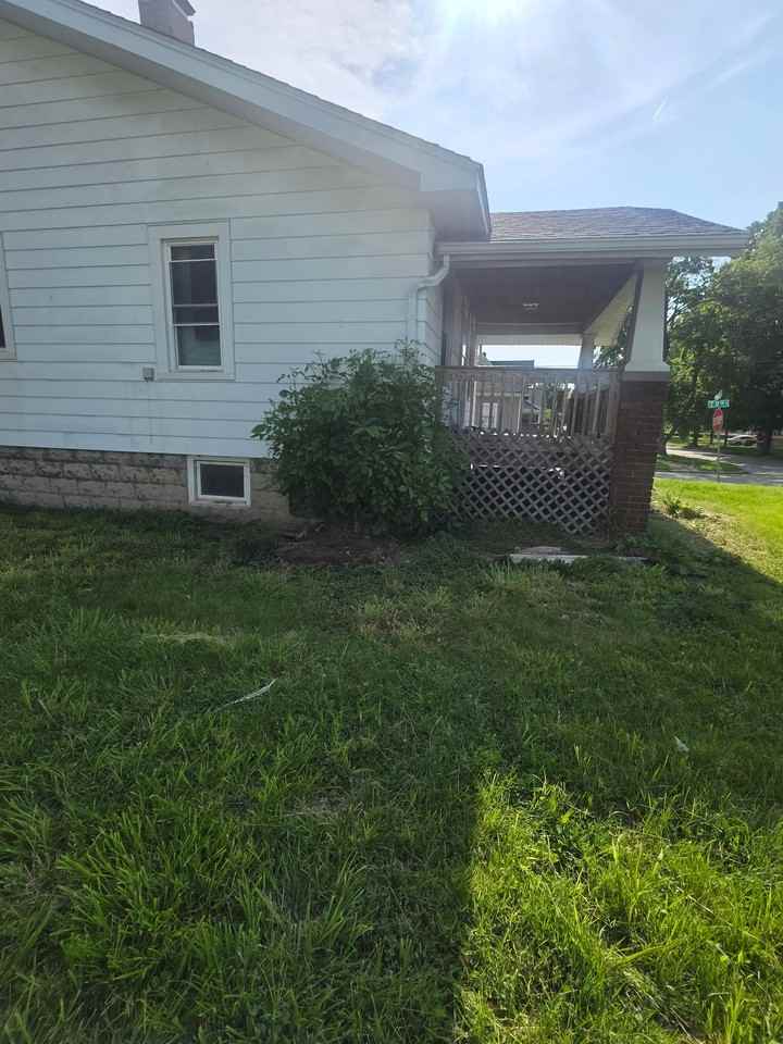 1705 E North St - Photo 2 of 50