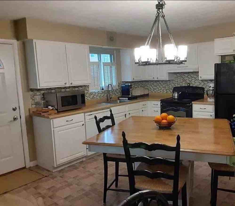 4446 Glenwillow Dr - Photo 3 of 11
