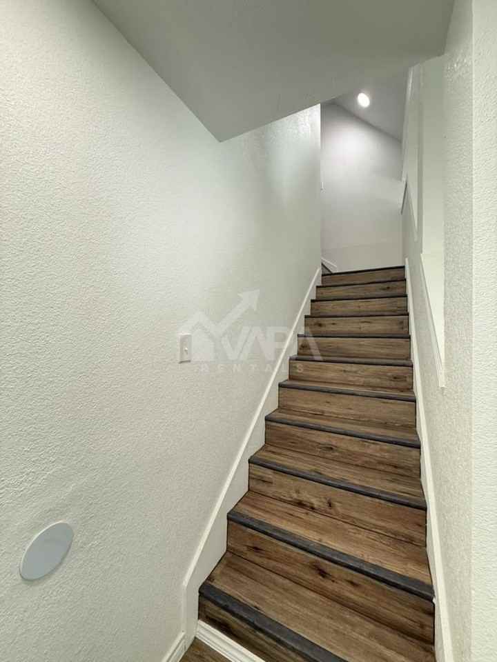 6402 Gray Rdg - Photo 6 of 19