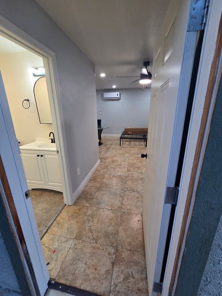 735 N Holmes Ave - Photo 2 of 9