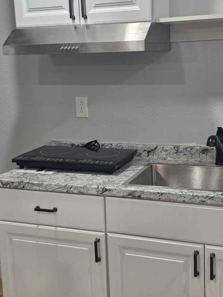 735 N Holmes Ave - Photo 6 of 9