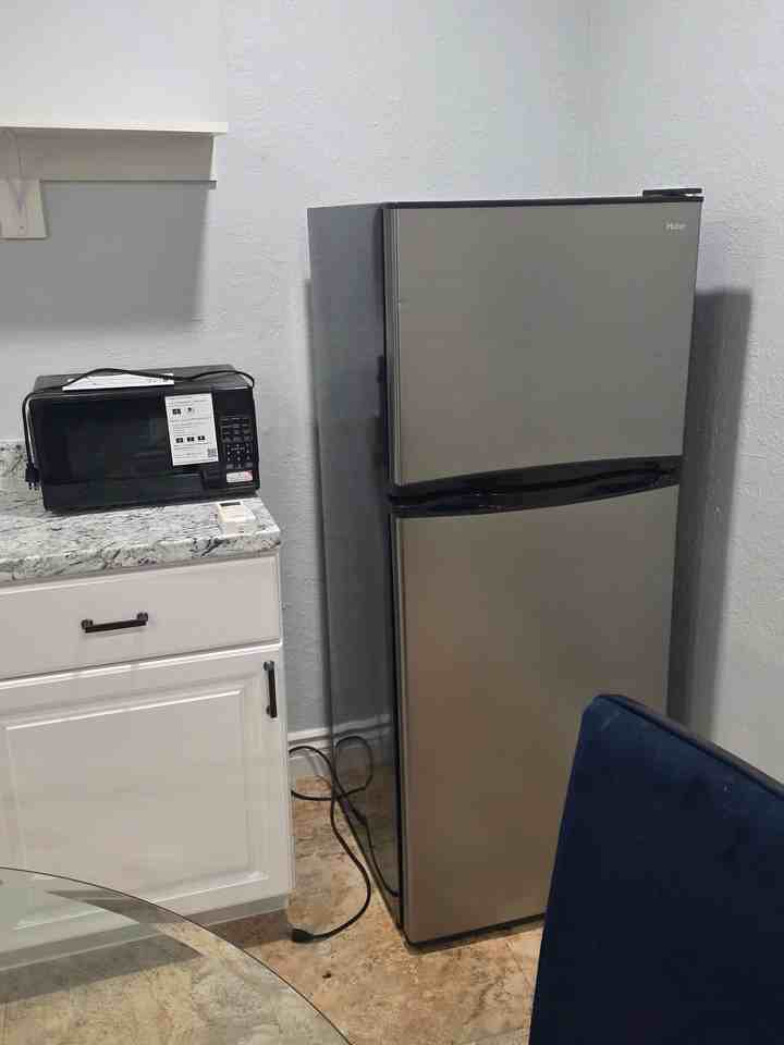 735 N Holmes Ave - Photo 7 of 9