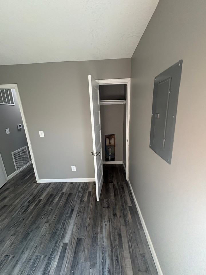 3585 E Ross Pkwy #3587 - Photo 4 of 9