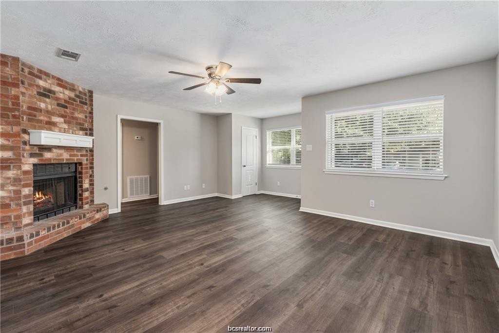 3408 Dallis Dr - Photo 3 of 18