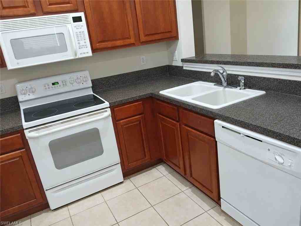 8381 Village Edge Cir - Photo 4 of 11