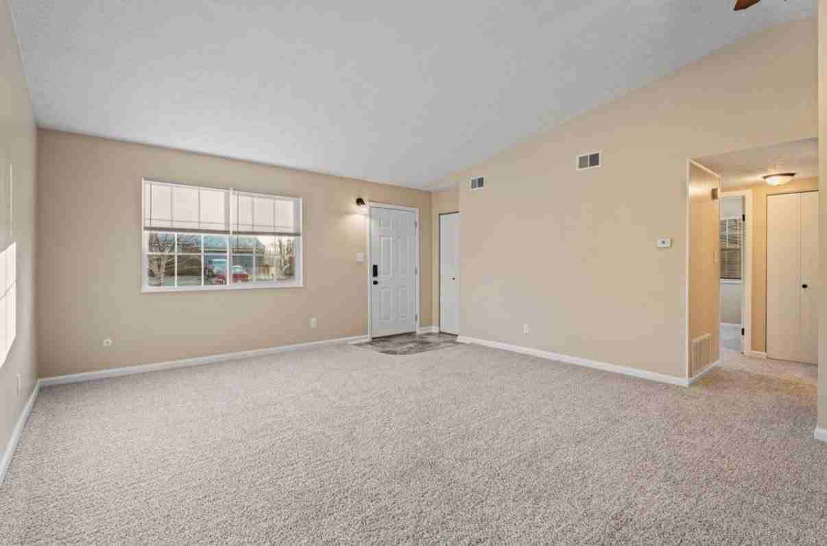 1424 Gumwood Dr - Photo 2 of 18