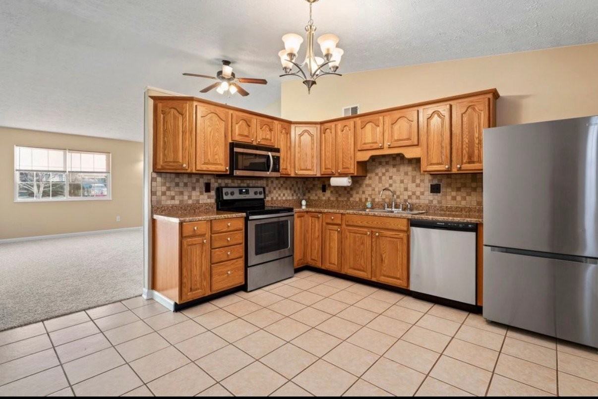 1424 Gumwood Dr - Photo 5 of 18