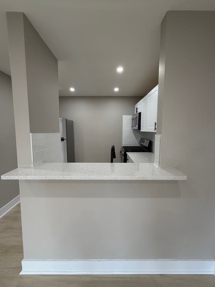 475 Park Ave #B8 - Photo 2 of 9