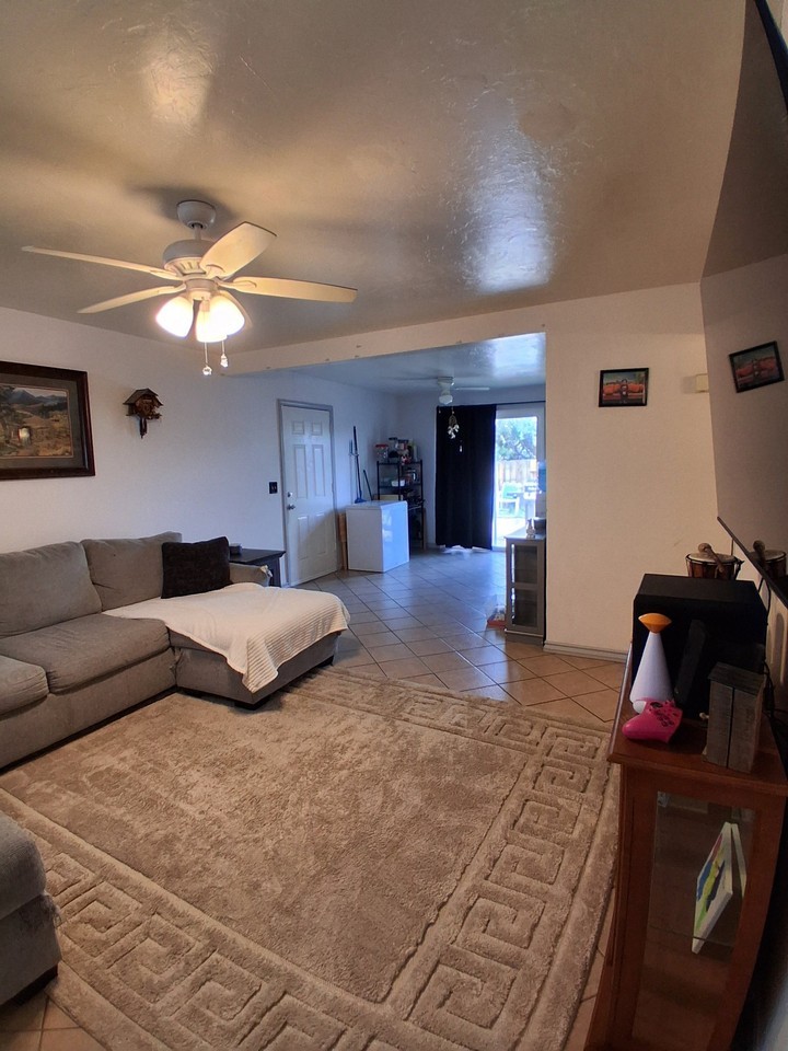 7205 E Bellingham Dr - Photo 2 of 24