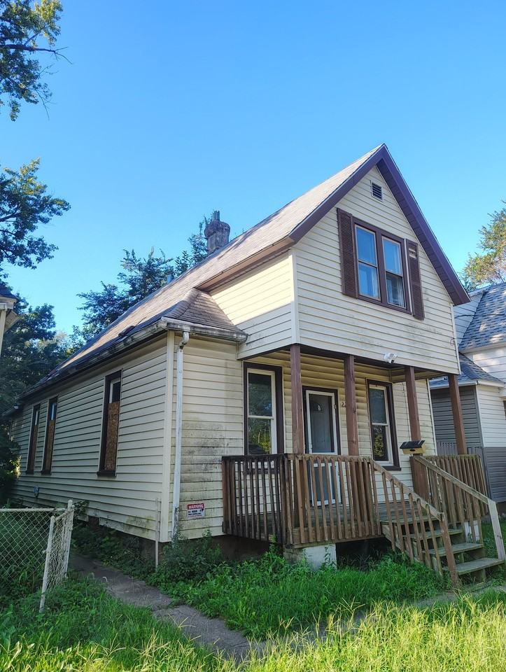 2210 W Wiswall St - Photo 2 of 23