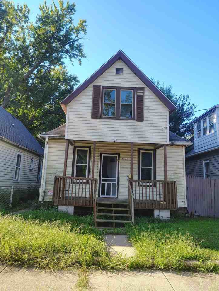 2210 W Wiswall St - Photo 3 of 23
