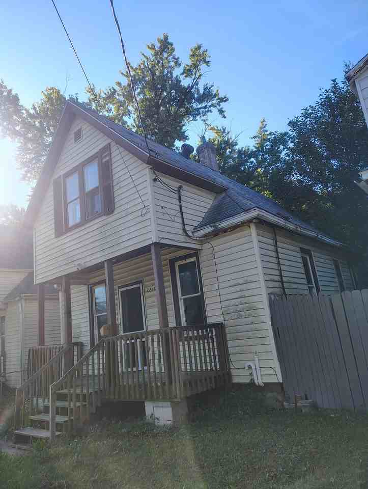 2210 W Wiswall St - Photo 4 of 23