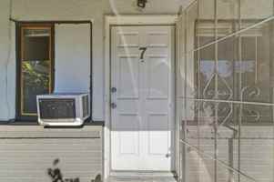 featured image of 139 W 18th St #7