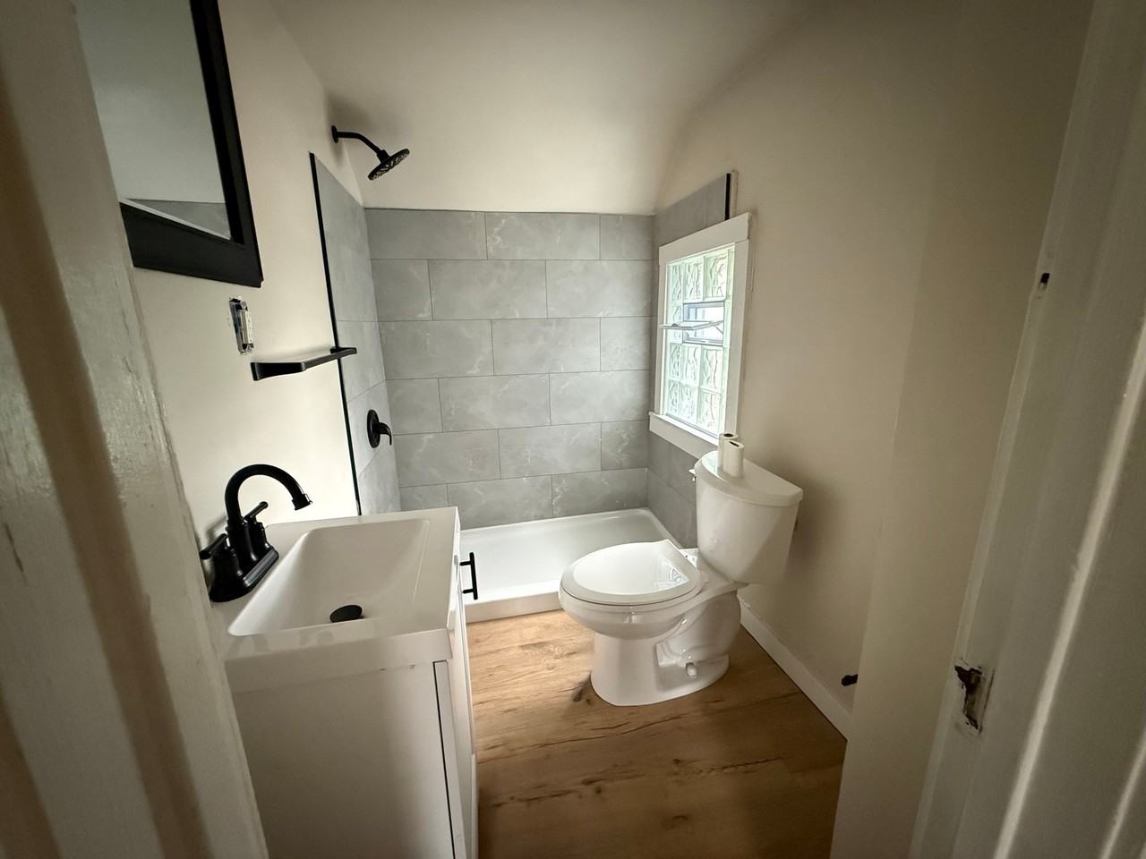 1723 Erie St - Photo 2 of 8