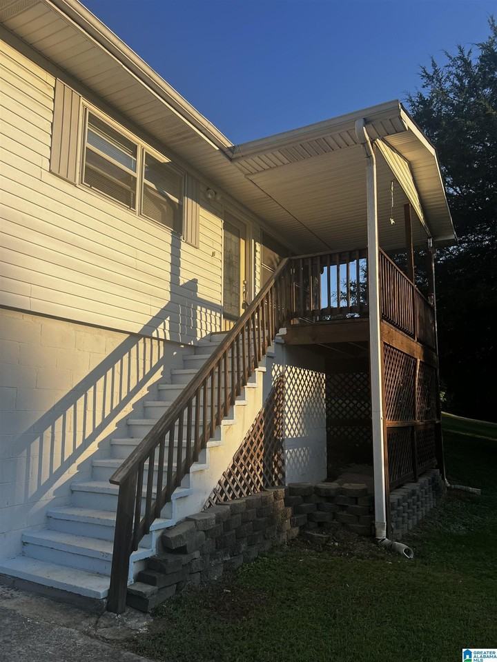 505 Park Ln - Photo 2 of 18