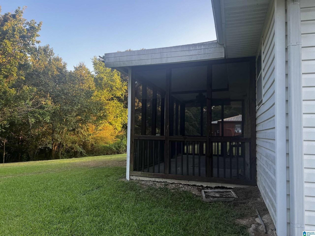 505 Park Ln - Photo 4 of 18