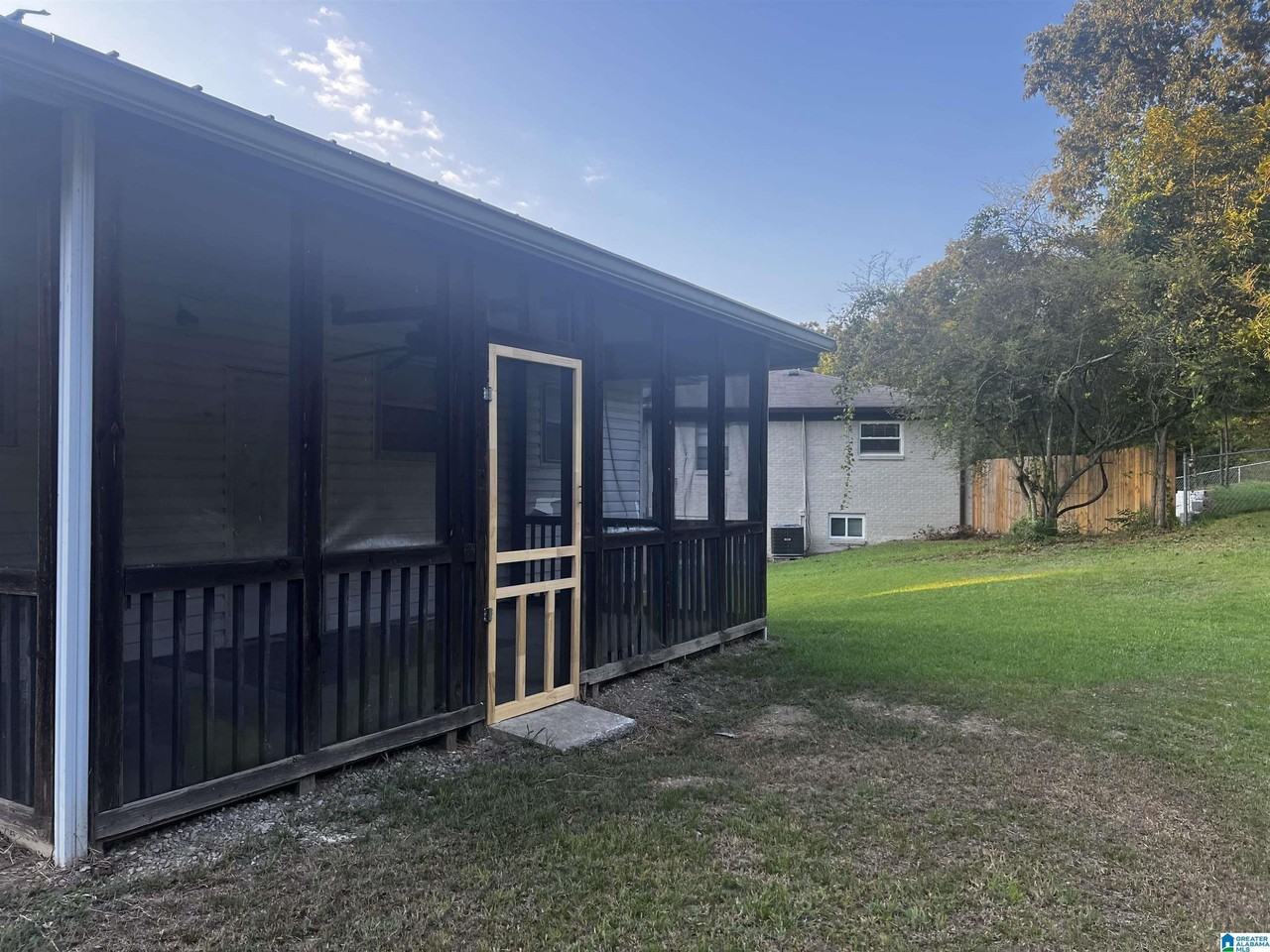 505 Park Ln - Photo 5 of 18