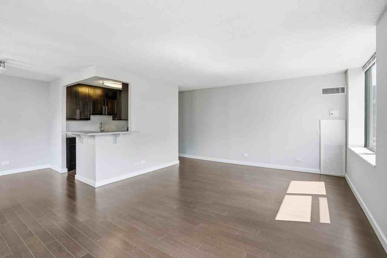 71 W Huron St - Photo 2 of 17